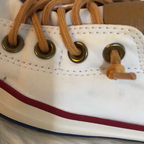 Converse - Picture 10 of 15